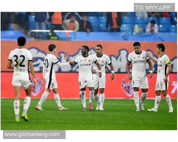 上海足球队在全国速度排行榜中荣登第七名展现出强劲实力与潜力 上海足球队在全国速度排行榜中荣登第七名展现出强劲实力与潜力